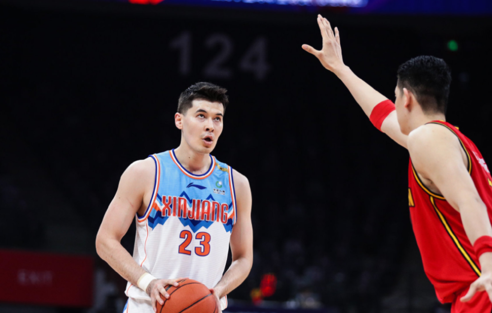 包含今夜门兴格拉德巴赫备战CBA季后赛；扳平良机细节曝光；更衣室稳定；控场能力受关注的词条