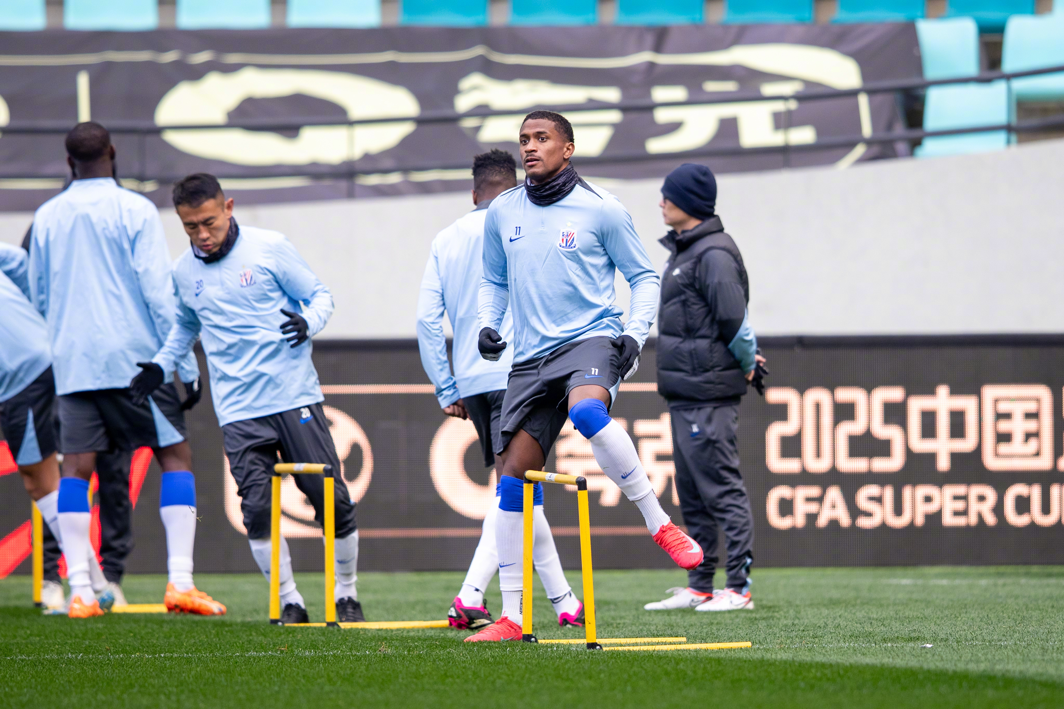 法国杯赛程吃紧，上海申花今夜单刀错失，赛场秩序良好，赛程密集仍需轮换的简单介绍