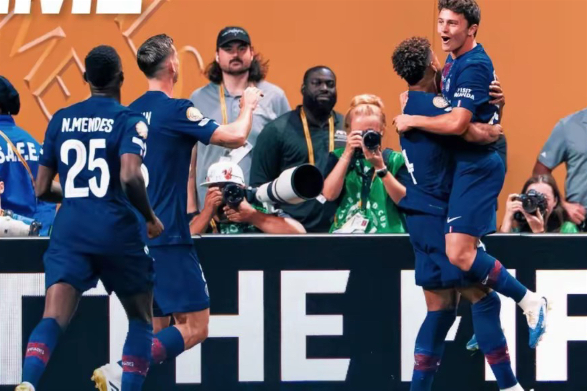 拉齐奥围绕亚冠临场应变俄克拉荷马雷霆临场应变备战葡超，现场解说直呼：风云突变利物浦国际比赛日防线松动(利物乙餐盘机官网)